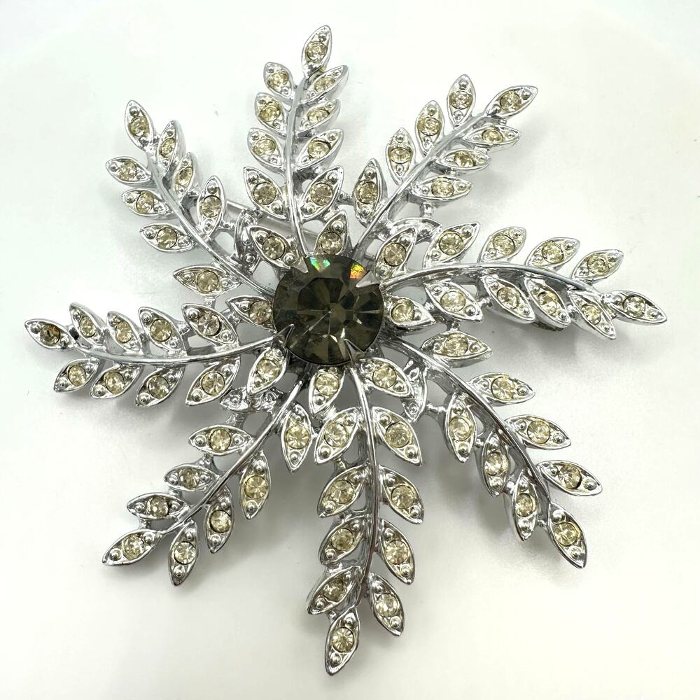 Sarah Coventry Evening Snowflake vintage silver tone rhinestones brooch